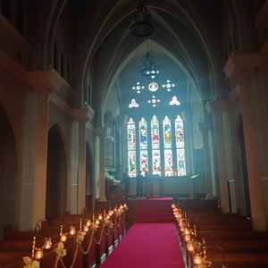 チャペルの照明を消すととても幻想的。