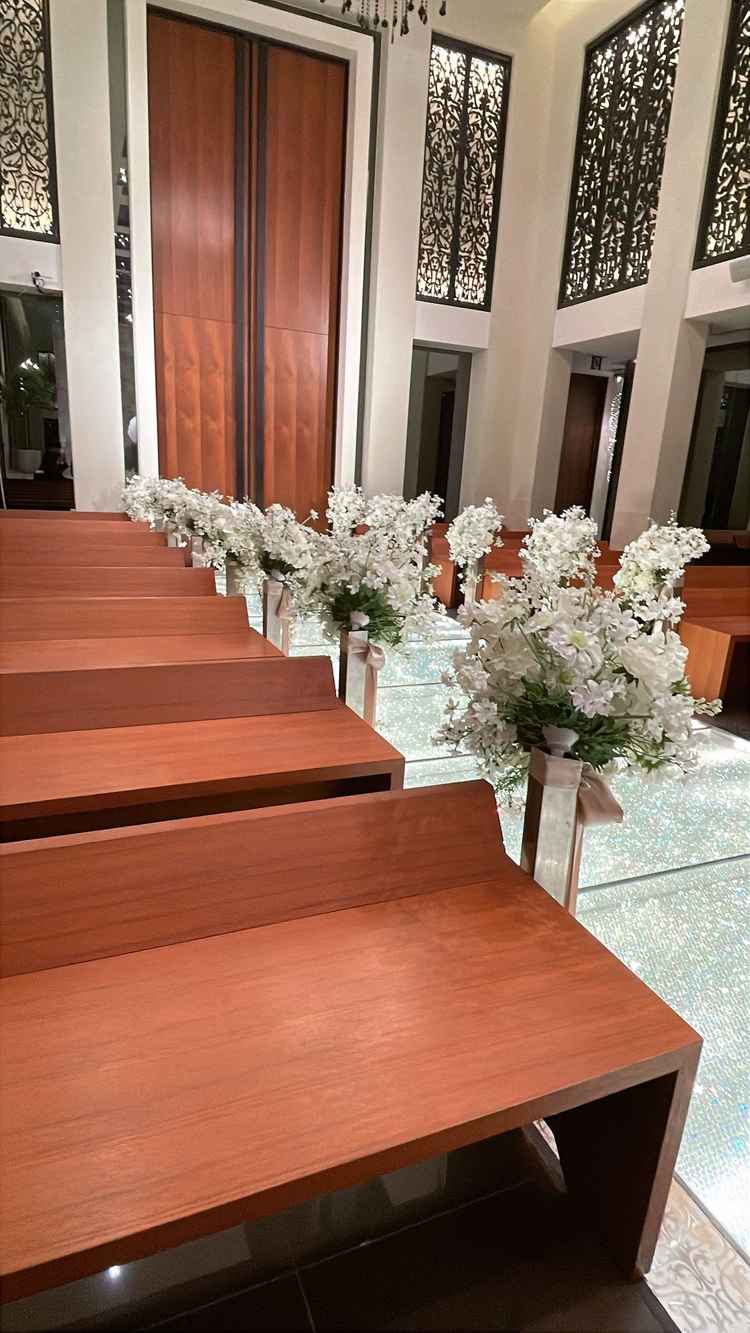 キラキラしたチャペルがとても可愛らしく、その中で行われるプロジェクションマッピングは綺麗でした。