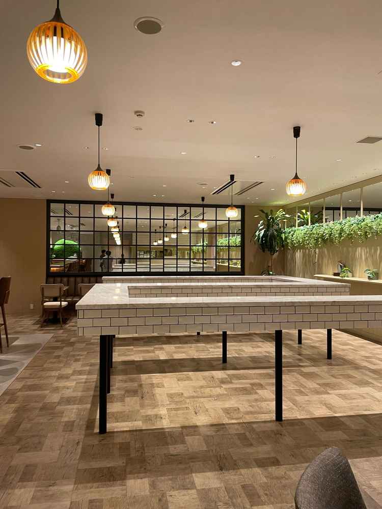 ここでゲストが待つ。とてもおしゃれな空間でいるだけで楽しそう