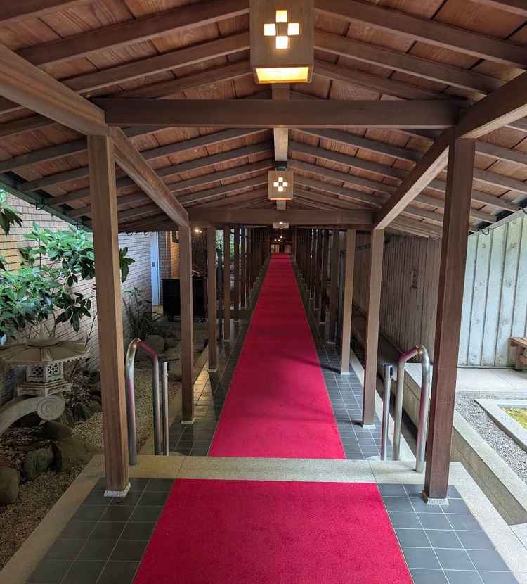 式場につながるための廊下