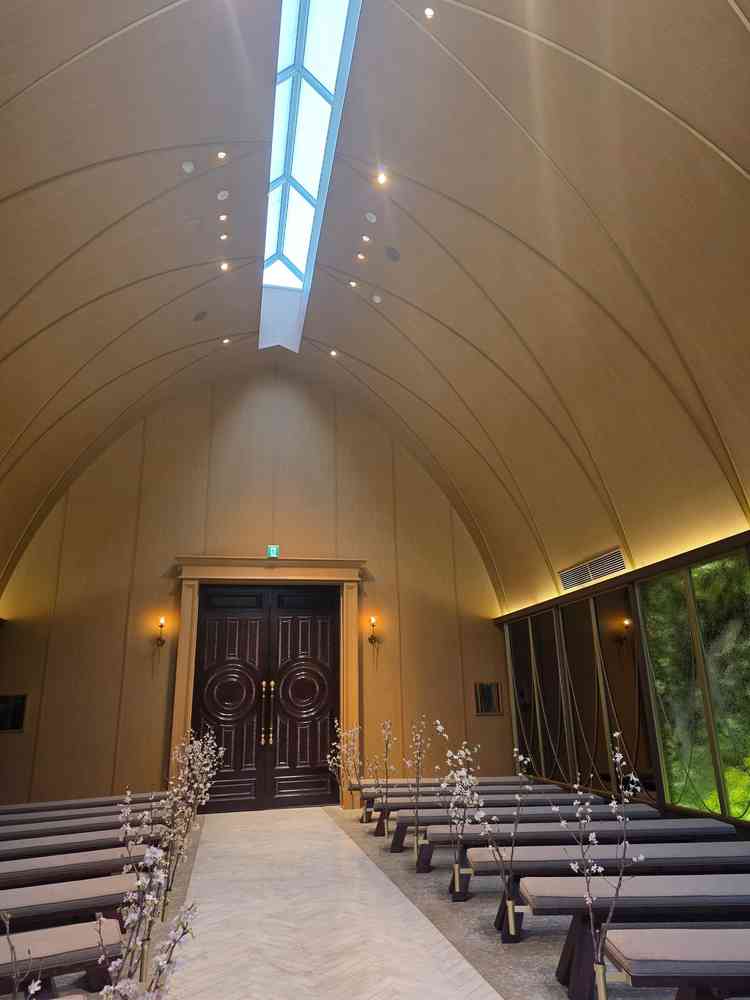 挙式会場入り口 清潔感があり特別感がありました