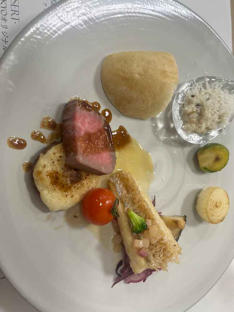 箸で食べる和フレンチが美味しかったです。