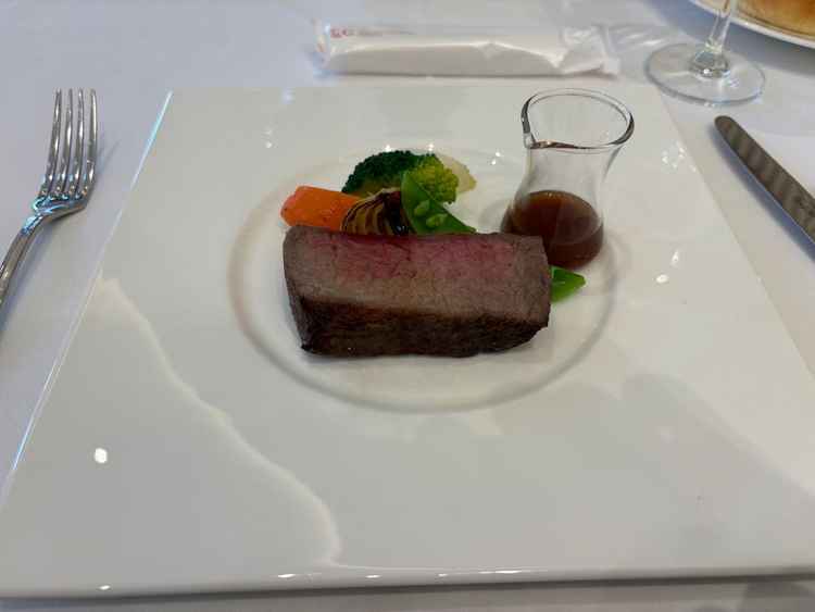 試食の牛ヒレ肉のワンプレート