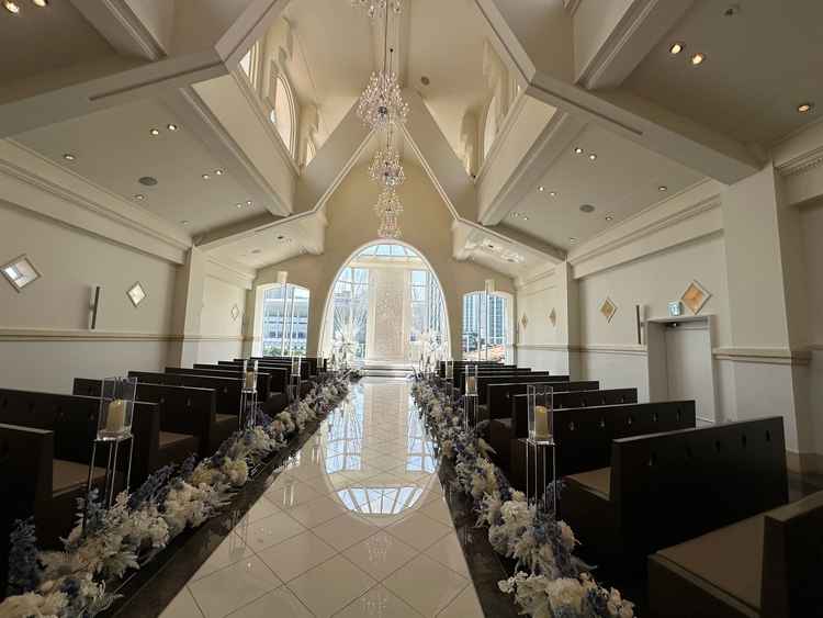 チャペルが思いの外広く、開放感があって魅力を感じました。とても感動しました。