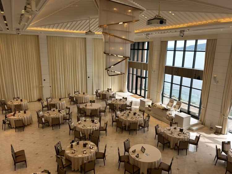 披露宴会場その2 メール