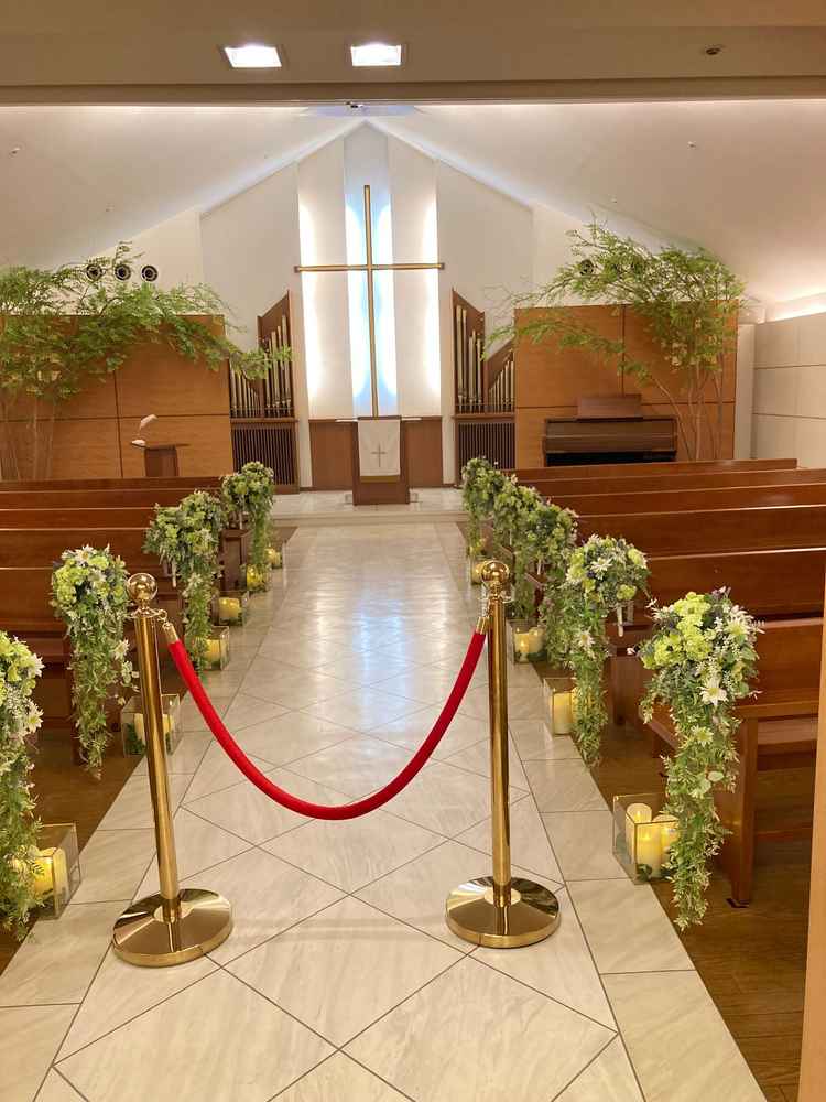 やや小さな印象ですが、かわいらしく、横に長く誰からも祝福してもらえそうな作りになっていました。