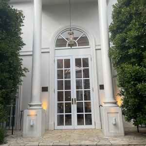 サロンの入り口