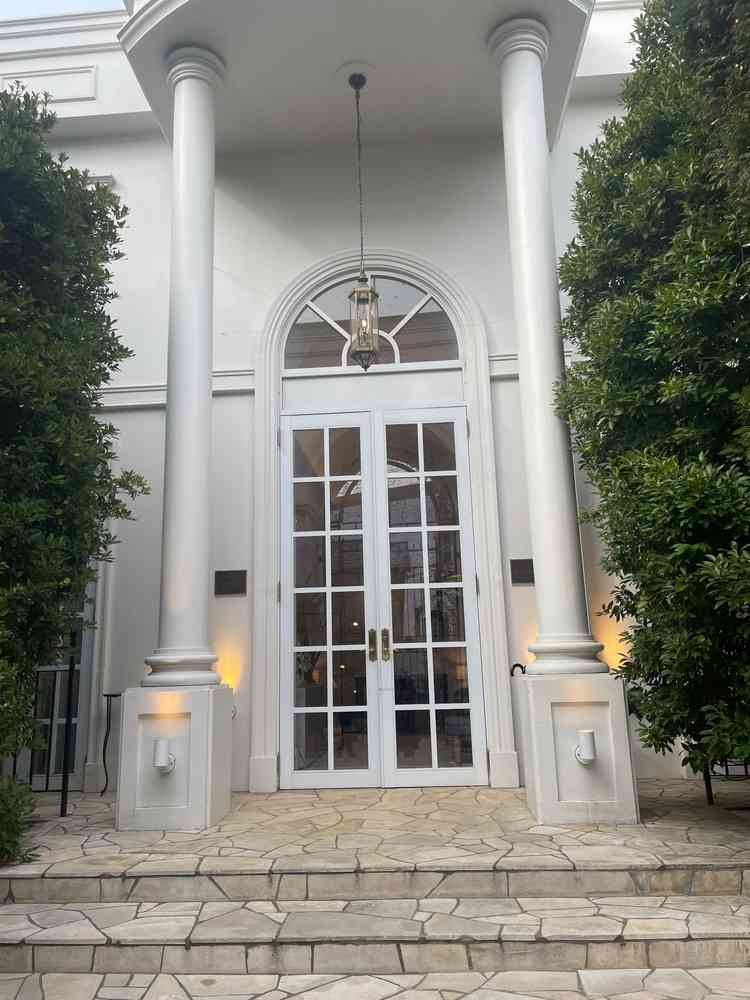 サロンの入り口