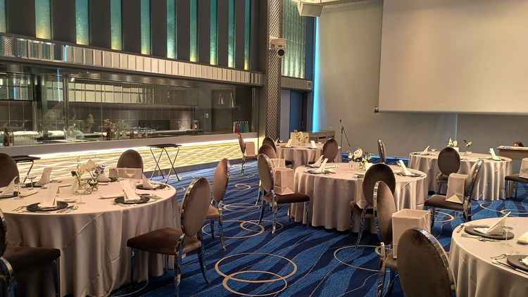 披露宴会場(GrandBlue)