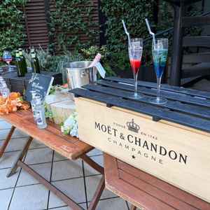 披露宴会場にてウェルカムドリンクを体験