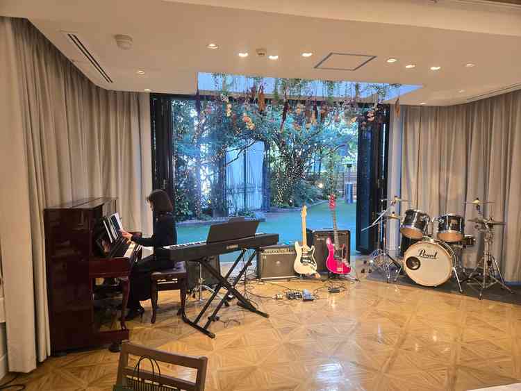 披露宴会場から見たガーデン