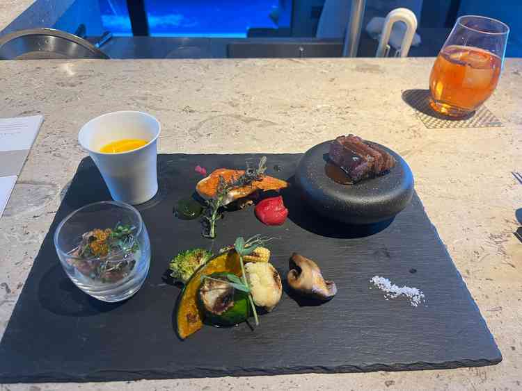 式当日にいただけるコースをいただきました。全て少し和風で美味しかったです。