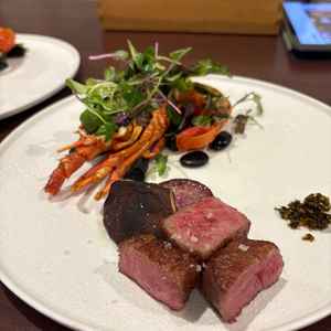 七味がすごく美味しくて、お肉はタレを使ったりして食べていたので七味を使ったお肉料理に感動しました。