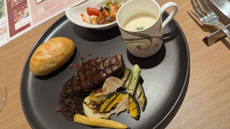 肉は硬めでした