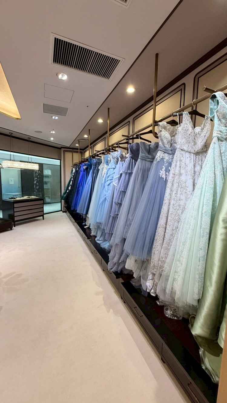 提携先JUNOのカラードレス