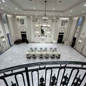 披露宴会場はとても広く、50～60人規模でも十分な広さが確保できそうだった。