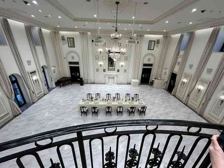 披露宴会場はとても広く、50～60人規模でも十分な広さが確保できそうだった。