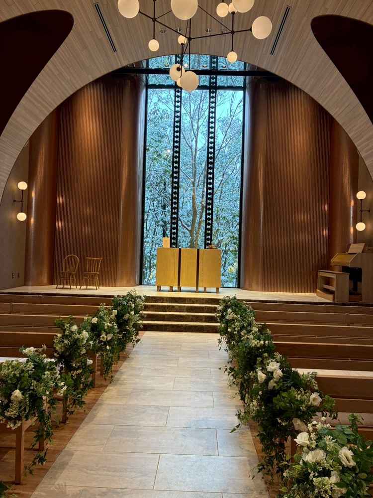木目調のチャペル