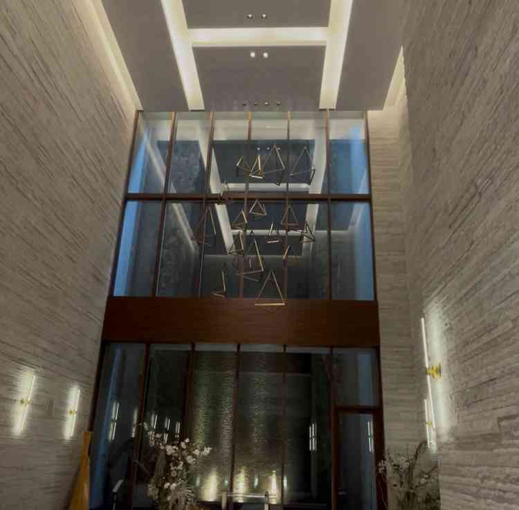 表参道一天井が高いチャペル