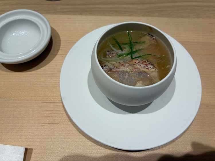 試食3品目の写真。鯛のお茶漬けであるが、絶品で美味しかった。食事が美味しいのも特徴と認識した。