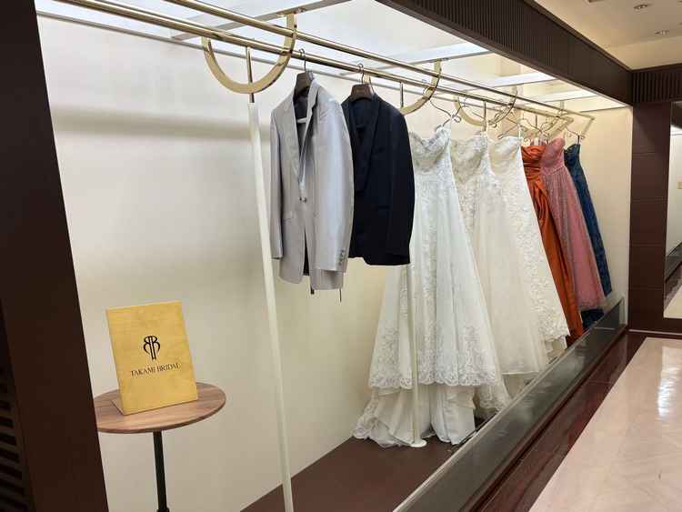 多くのドレスショップと提携していて、予算やイメージに合ったドレスが見つかりそう。