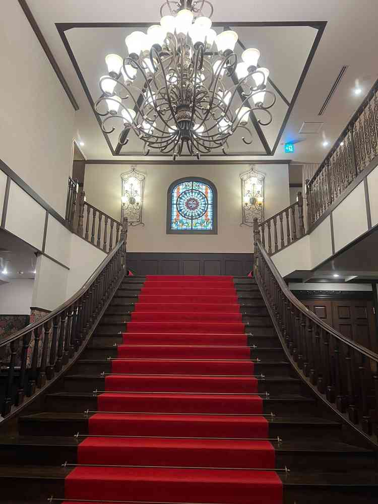 大階段。雰囲気がとても良い