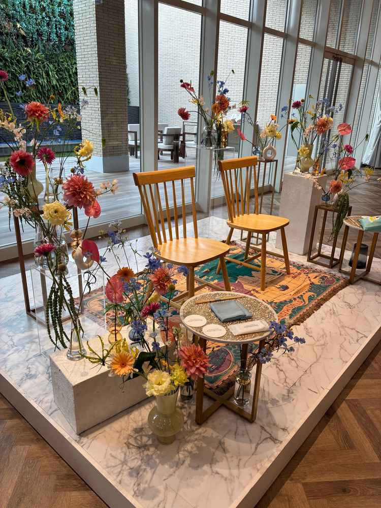 式場の新郎新婦席