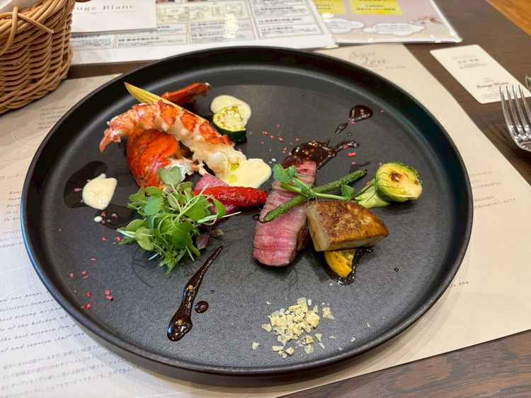 フェアでいただいた試食料理。盛り付けも丁寧でした