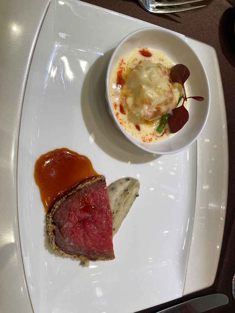 メインディッシュ試食　エビと真鯛のグラタン、和牛ロース