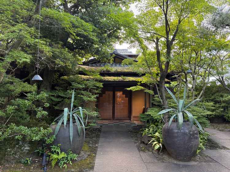 外観、この中に披露宴会場があった