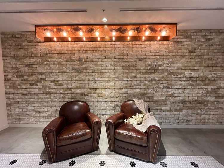 エレベーター前