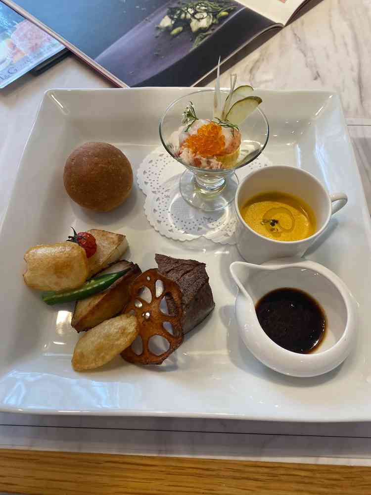 見学時に試食させてもらった料理