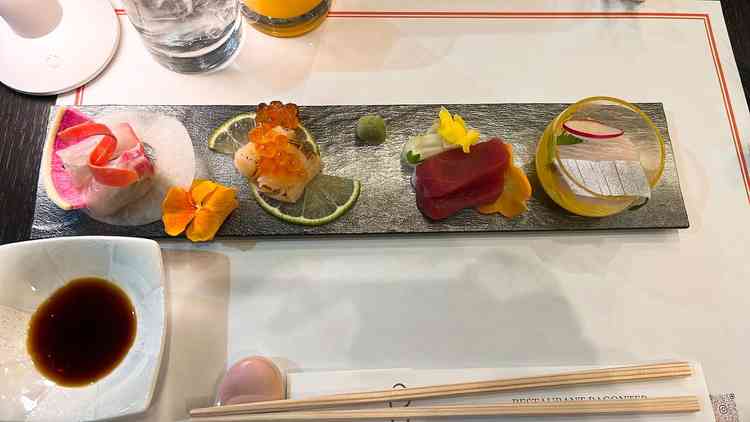 試食は写真のお造りとお肉が出ました。