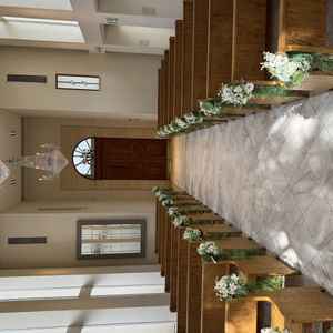 ガーデン挙式日に雨となった際のチャペル内入口側