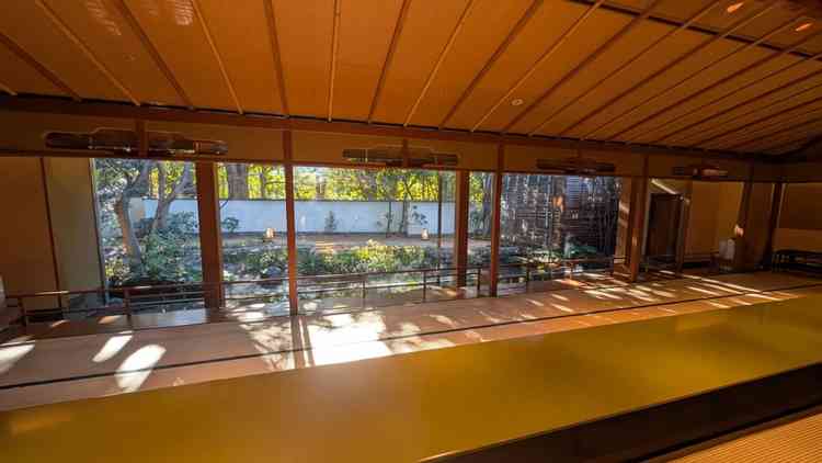 屋形船をイメージしたお部屋で神前式をあげるそうです