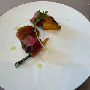 お肉は柔らかくシェフのこだわりを詳しく説明してくれたので理解しながら食べられた