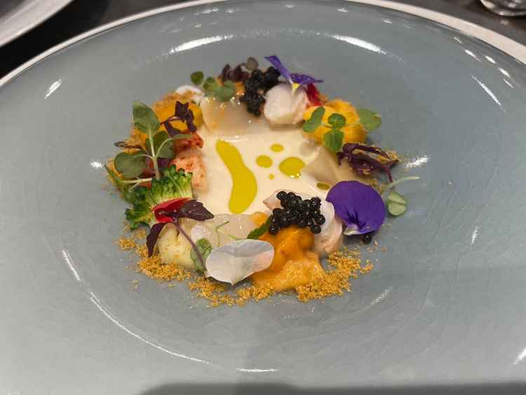 試食の料理。海鮮をふんだんに使用しており、見た目も味も楽しめる一品。