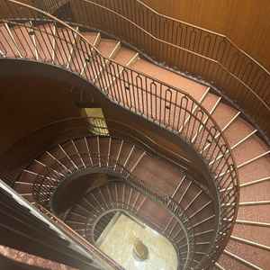 新郎新婦がファーストミートを行う螺旋階段です。