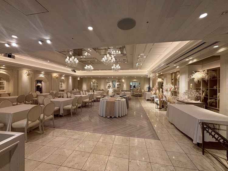 披露宴会場は木目調の感じがすごく良く、自分たちのイメージにぴったりでした。