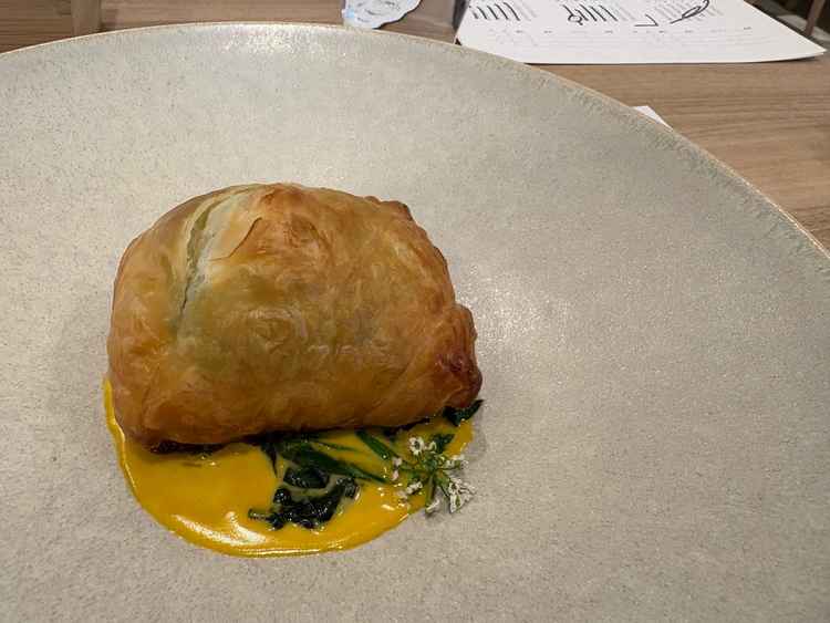 試食の魚料理はパイで包まれておりとてもおいしかったです。プランアップを検討しました。