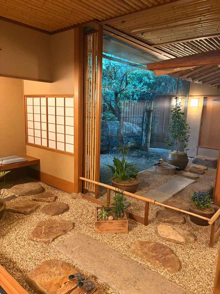 細部まで和の趣が感じられ、落ち着きのある上質な空間でした。
