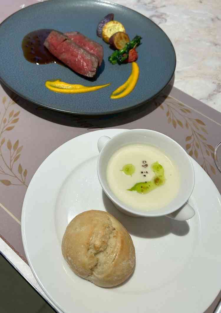 食材や調理方法にこだわりがあり、シーズナルで内容が変わるも魅力。