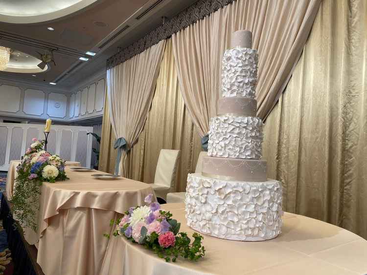 ケーキと会場の雰囲気