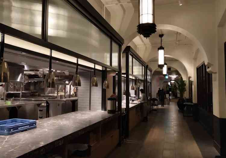 式場に移動する際のアーチ状の廊下