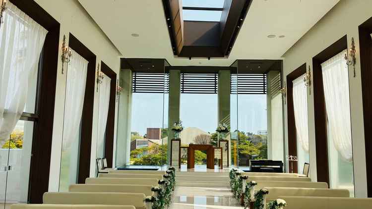 チャペルの内観 白を基調としていて開放感があった