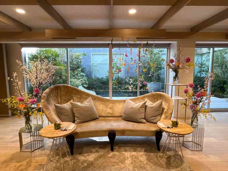 花の装飾がきれいな高砂