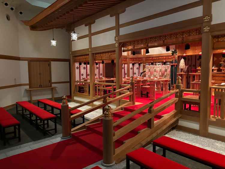 ホテル内に神社の挙式をあげるスペースもあった。