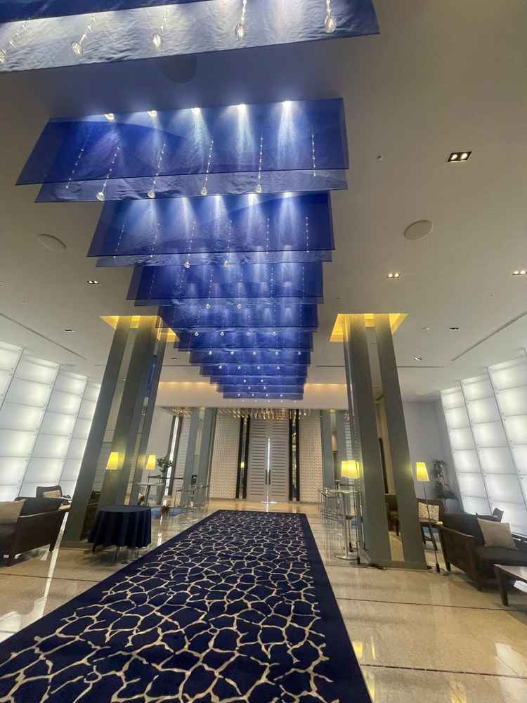 披露宴会場前に、来客がくつろげるスペースあり