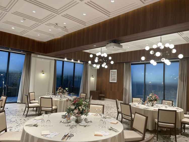 披露宴会場。電気もかわいい。