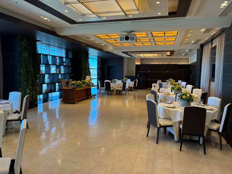 披露宴会場、想像以上に広い